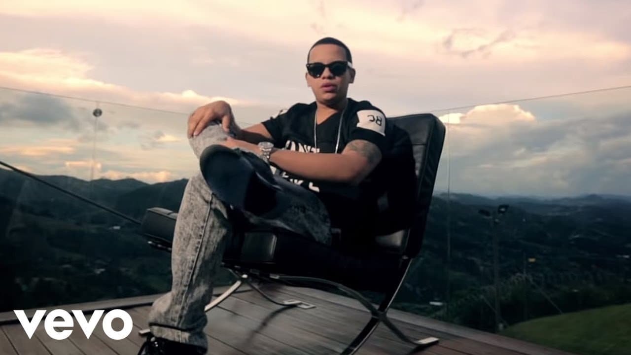 JAlvarezOfficialVEVO - J Alvarez - Un Poco Mas (Video Oficial)