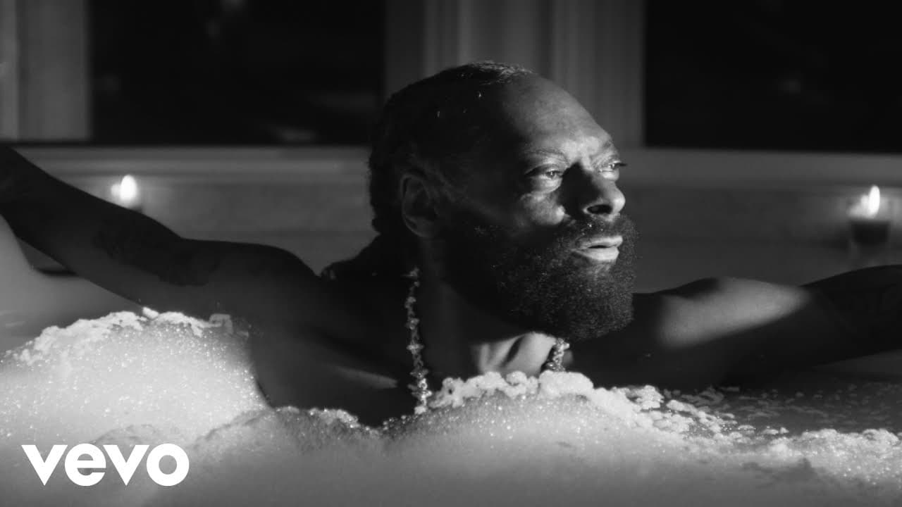 Snoop Dogg - Bread Under The Bed ft. Stresmatic