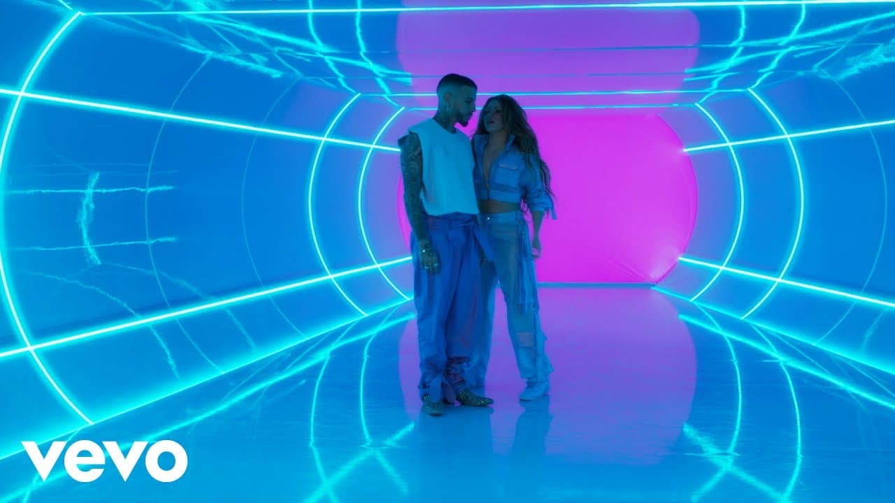 Shakira - Shakira, Rauw Alejandro - Te Felicito (Alternate Video)