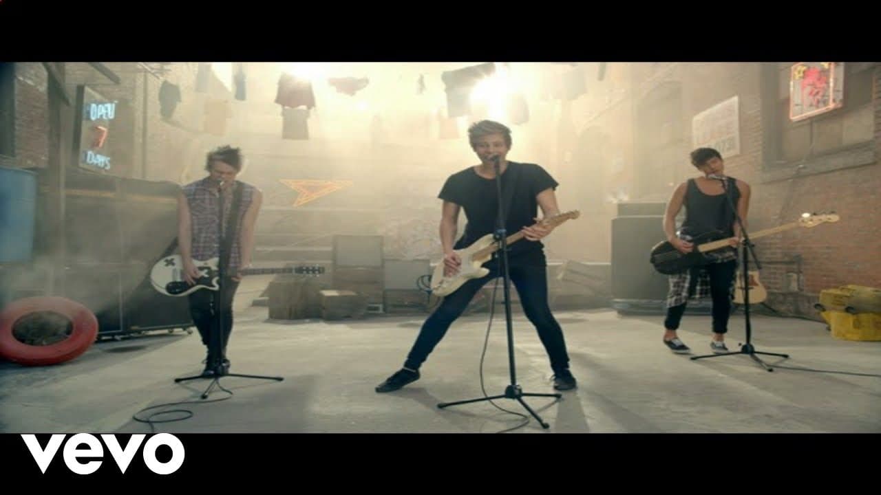 5SOSVEVO - 5 Seconds of Summer - She Looks So Perfect