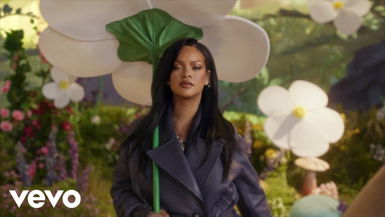Rihanna - Friend Of Mine (from the Smurfs Movie Soundtrack)